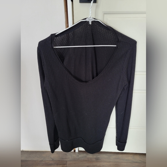 Kismet Henley top, size small - Picture 4 of 5